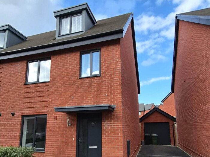 3 Bedroom Semi-Detached House To Rent In Stonyfield Road, Whiteley, Fareham, Hampshire, PO15