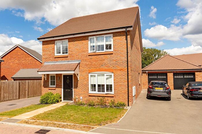4 Bedroom Detached House For Sale In Valley Drive, Tinsley Green, RH10