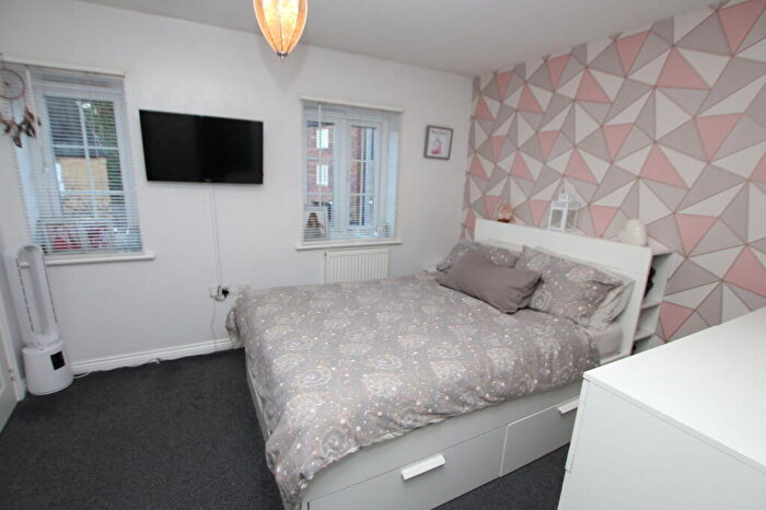 3 Bedroom Semi-Detached House For Sale In Windmill Close, Barnsley, S70