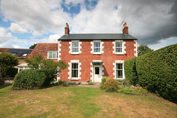 3 Bedroom Detached House For Sale In High Street, Wheatley, OX33
