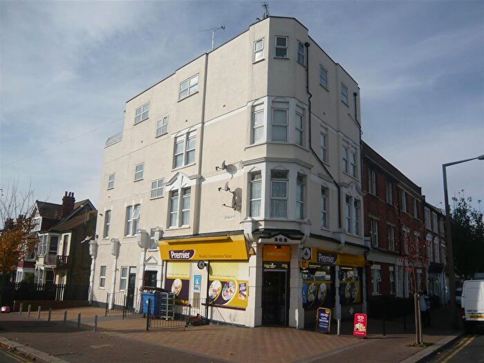 3 Bedroom Flat To Rent In Pembury Road, Westcliff-On-Sea, SS0