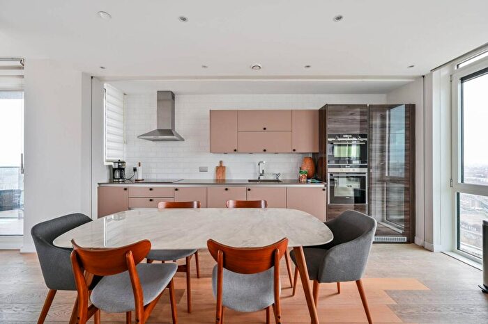2 Bedroom Flat For Sale In Avantgarde Tower, Avantgarde Place, Shoreditch, London, E1