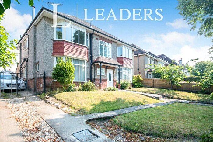2 Bedroom Flat To Rent In Wentworth Avenue, Bournemouth, Dorset, BH5