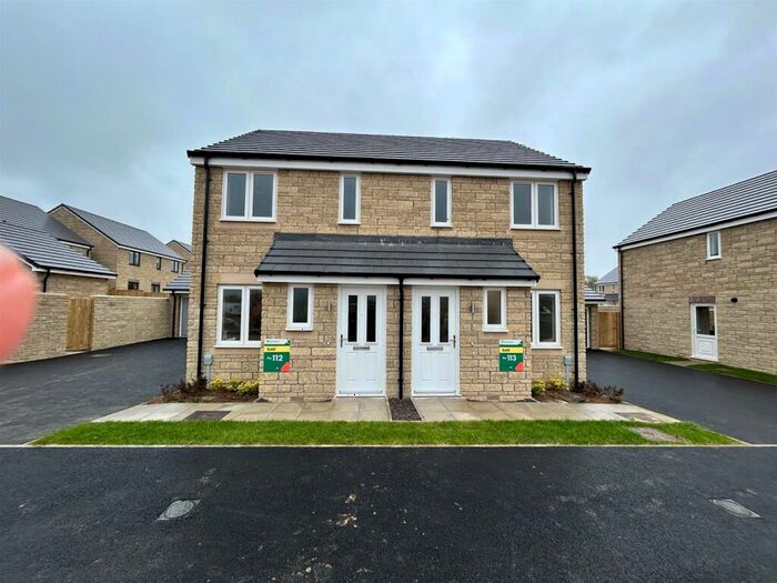 2 Bedroom Semi-Detached House To Rent In Lullus Way, Malmesbury, SN16