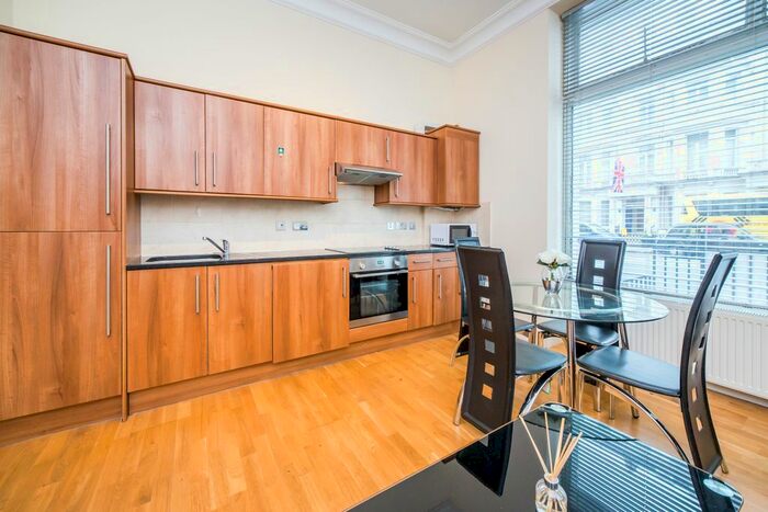 3 Bedroom Flat To Rent In Cromwell Road, London, SW7