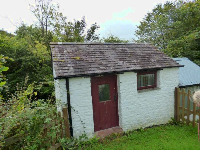 2 Bedroom Cottage To Rent In Llanarth, SA47