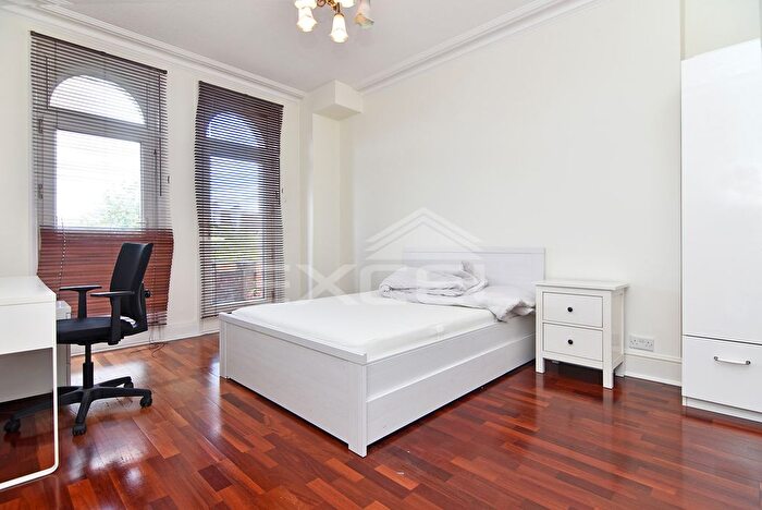 3 Bedroom Flat To Rent In Grantully Road, Maide Vale, London, W9