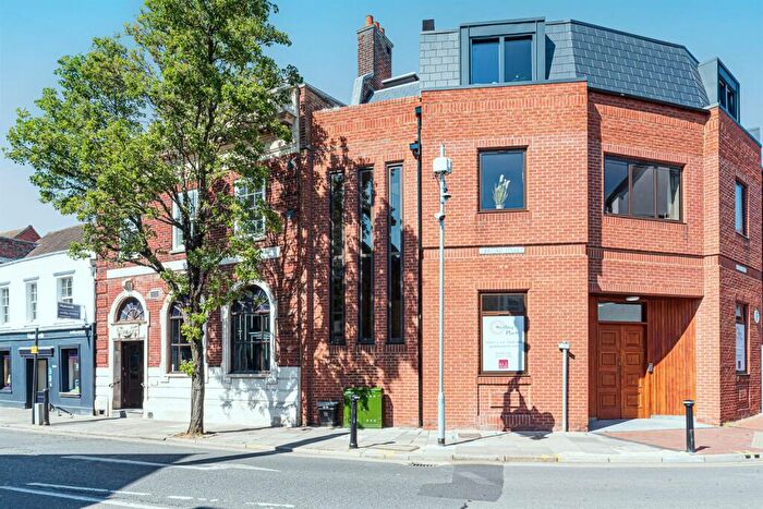 2 Bedroom Apartment To Rent In Sterling Place, Broad Street, Wokingham, RG40