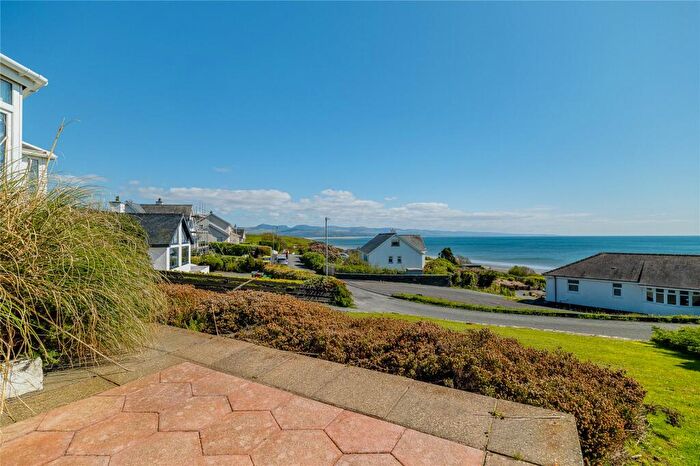 3 Bedroom Bungalow For Sale In Upper Morannedd, Criccieth, Gwynedd, LL52
