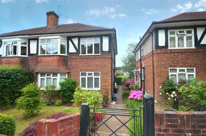 2 Bedroom Maisonette To Rent In Mill Vale, Bromley BR2