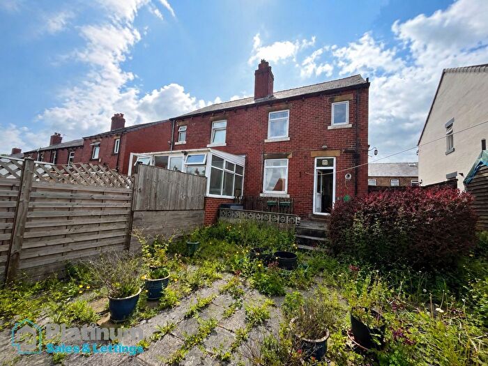 3 Bedroom Semi-Detached House To Rent In Cressfield Road, Huddersfield, HD3