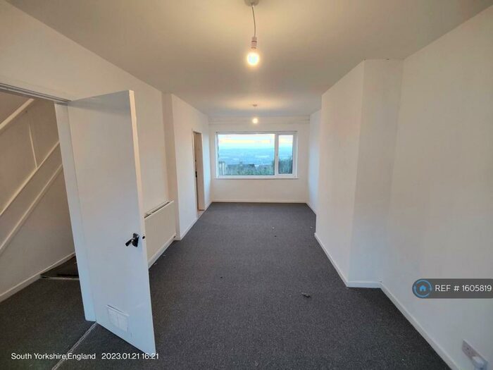 3 Bedroom Semi-Detached House To Rent In Sandstone Avenue, Sheffield, S9