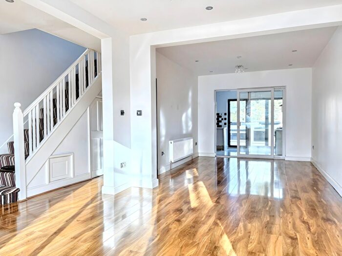 3 Bedroom Semi-Detached House To Rent In Whitton Avenue East, Greenford, UB6