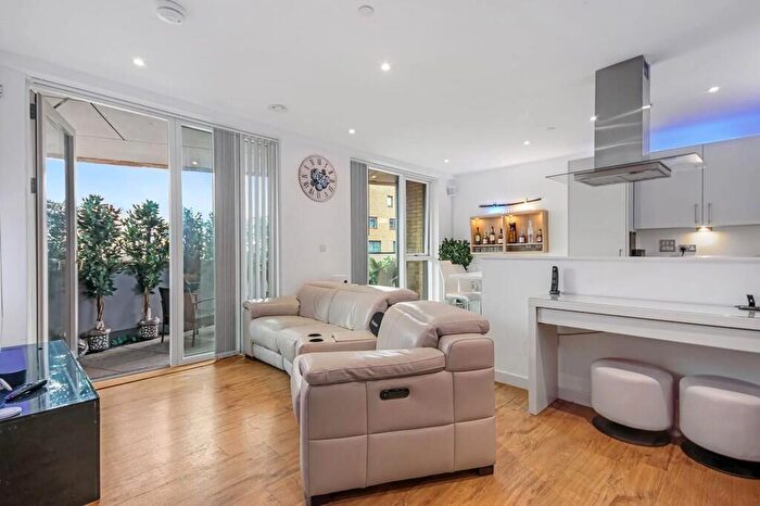1 Bedroom Apartment For Sale In Angel Lane, London, SE17