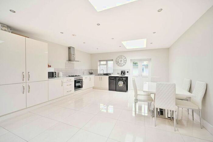 3 Bedroom Terraced House To Rent In Byron Road, New Malden, KT3