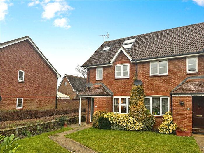 3 Bedroom End Of Terrace House For Sale In Farmers End, Charvil, Reading, RG10