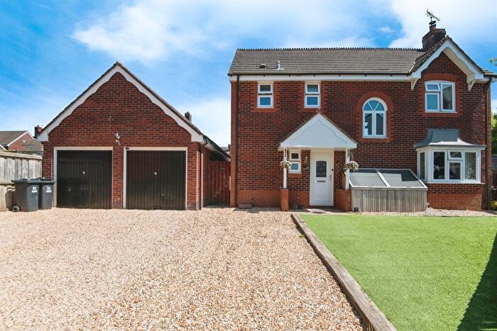 4 Bedroom Detached House For Sale In Leverlake Close, Tiverton, EX16