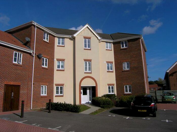 2 Bedroom Flat To Rent In Woodland Walk, Aldershot, GU12