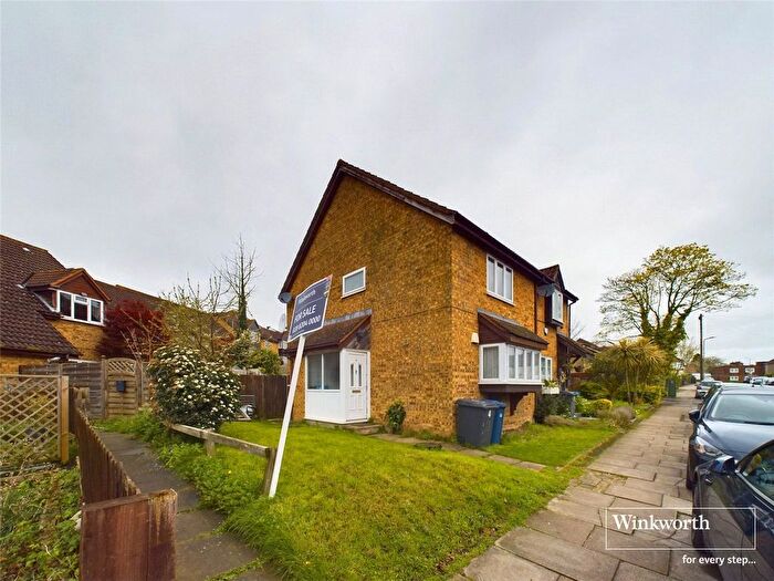 3 Bedroom End Terrace House For Sale In Welshside, Goldsmith Avenue, London, NW9