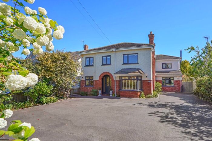 4 Bedroom Detached House For Sale In Yarmouth Road, Lowestoft, NR32