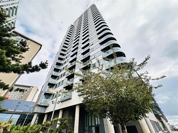 2 Bedroom Flat To Rent In The Heart Blue, Media City Uk, M50
