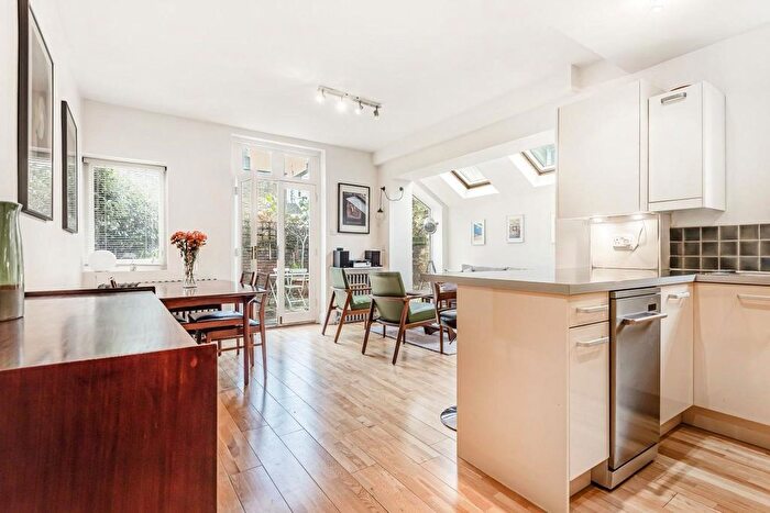 2 Bedroom Maisonette To Rent In Anselm Road, London, SW6