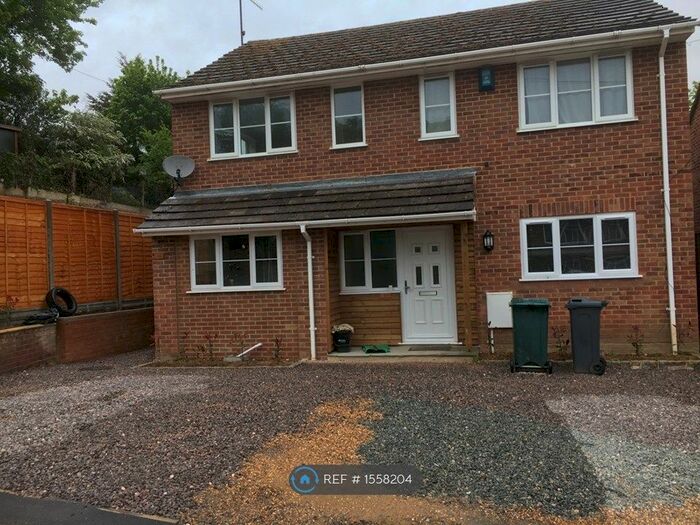 3 Bedroom Semi-Detached House To Rent In Queen Street, Caversham, Reading, RG4