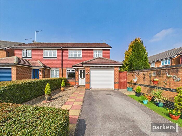 3 Bedroom Semi Detached House For Sale In Russell Close, Bracknell, Berkshire, RG12