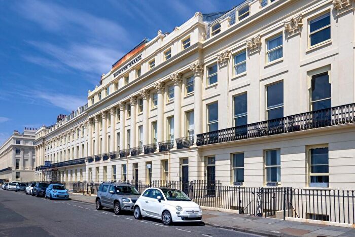 2 Bedroom Flat For Sale In Brunswick Terrace, Hove, BN3