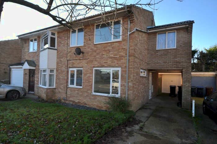 4 Bedroom House To Rent In Limehurst Close, Northampton, NN5