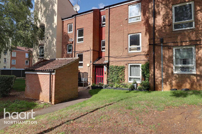 2 Bedroom Flat To Rent In Merrydale Square, Northampton, NN3