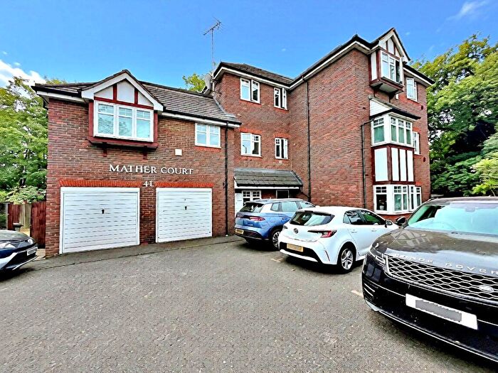 2 Bedroom Flat For Sale In Kenton Road, Harrow, HA3