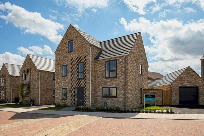 5 Bedroom Detached House To Rent In Park View, Priors Hall, Corby, NN17