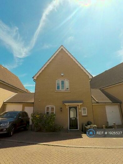 3 Bedroom Semi-Detached House To Rent In Buntingbridge Road, Ilford, IG2