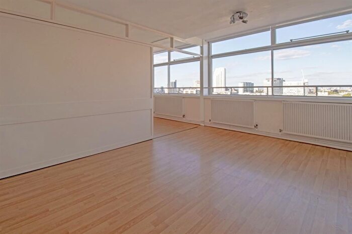 1 Bedroom Flat To Rent In Golden Lane Estate, London, EC1Y