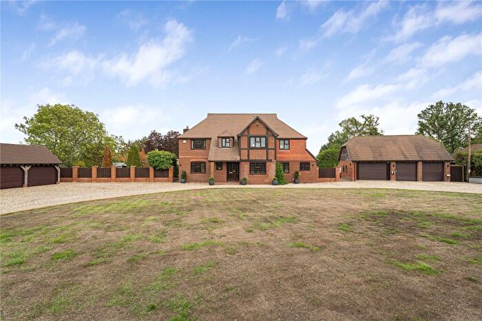 6 Bedroom Detached House For Sale In Webbs Lane, Beenham, Reading, RG7