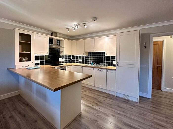 1 Bedroom Flat To Rent In Main Street, Pembroke, Pembrokeshire, SA71
