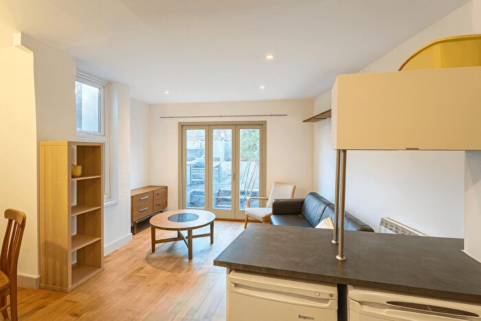 3 Bedroom End Terrace House To Rent In Jennings Road, London, SE22