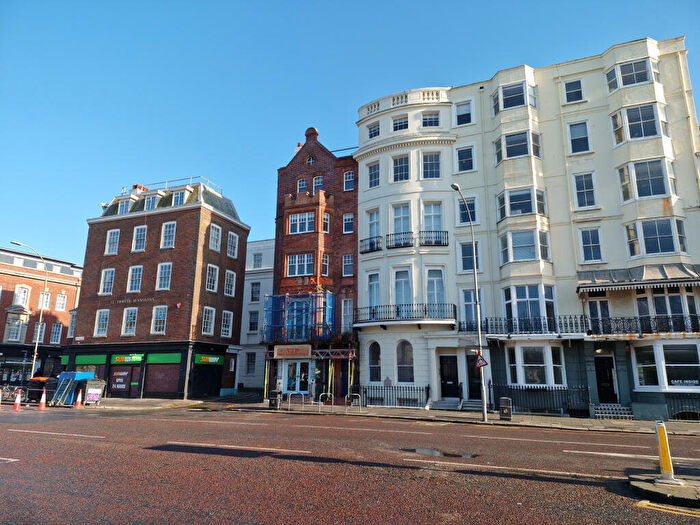 2 Bedroom Flat For Sale In Old Steine, Brighton, East Sussex, BN1