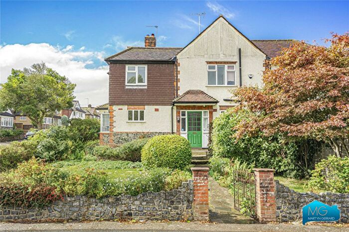 4 Bedroom Semi-Detached House To Rent In Oak Tree Drive, Whetstone, London, N20