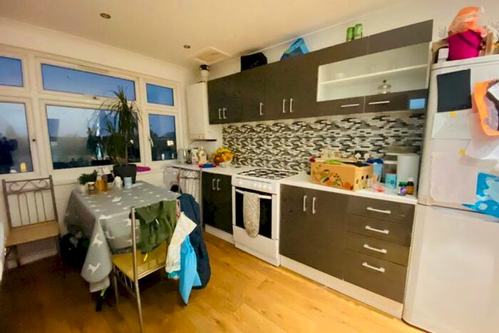 1 Bedroom Flat To Rent In Wellwood Road, Ilford, IG3
