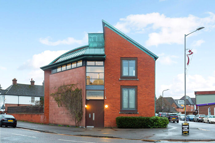 1 Bedroom Flat For Sale In Baring Road, Beaconsfield, HP9