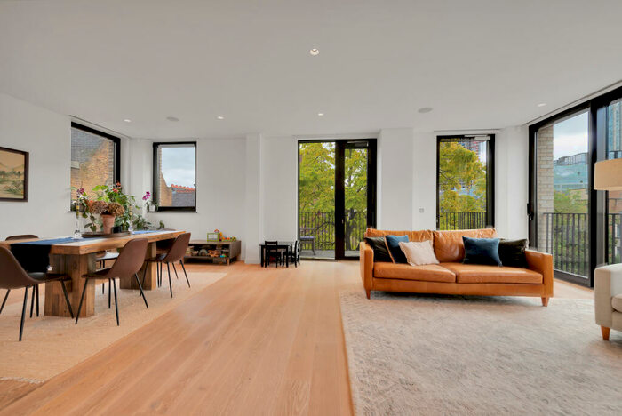 2 Bedroom Apartment To Rent In Mark Street, Islington, London, EC2A