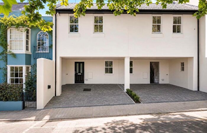 2 Bedroom Terraced House For Sale In Prestonville Mews, Brighton, BN1