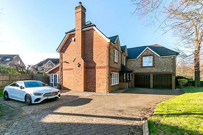 6 Bedroom Detached House To Rent In Netherne Drive, Coulsdon, CR5