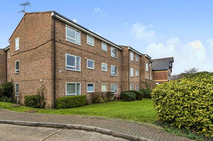 2 Bedroom Flat To Rent In Carlton Road Sidcup, DA14