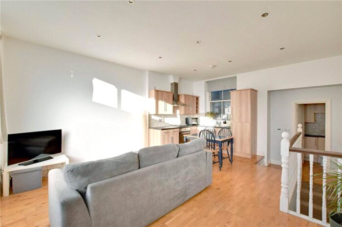 2 Bedroom Apartment To Rent In Phoenix Court, Lee High Road, Lewisham, London, SE13