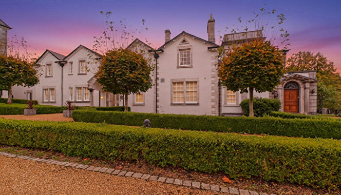 2 Bedroom Apartment For Sale In Hollins Lane, Silverdale, LA5