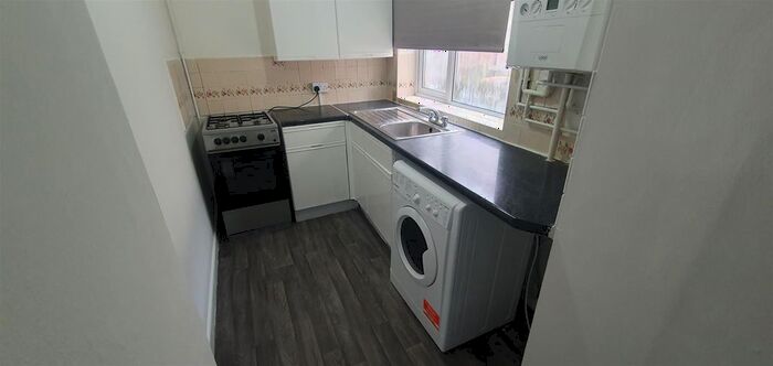 1 Bedroom Flat To Rent In Mundy Place, Cathays, Cardiff, CF24