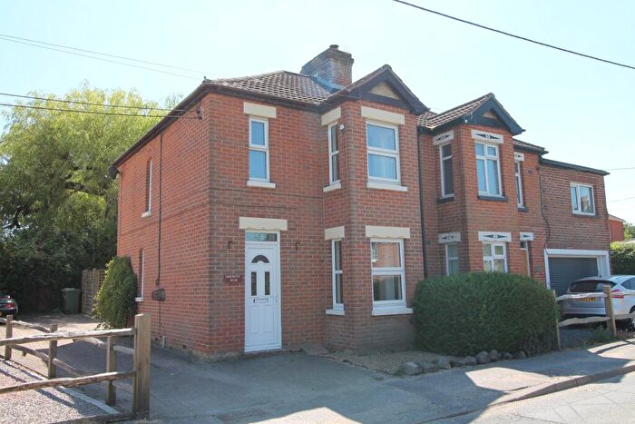 2 Bedroom Semi Detached House To Rent In Waltham Chase, Southampton, SO32